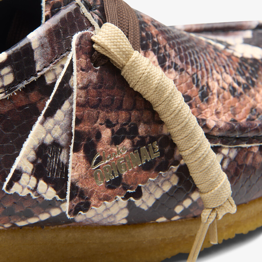 wallabee - bruine slangenprint